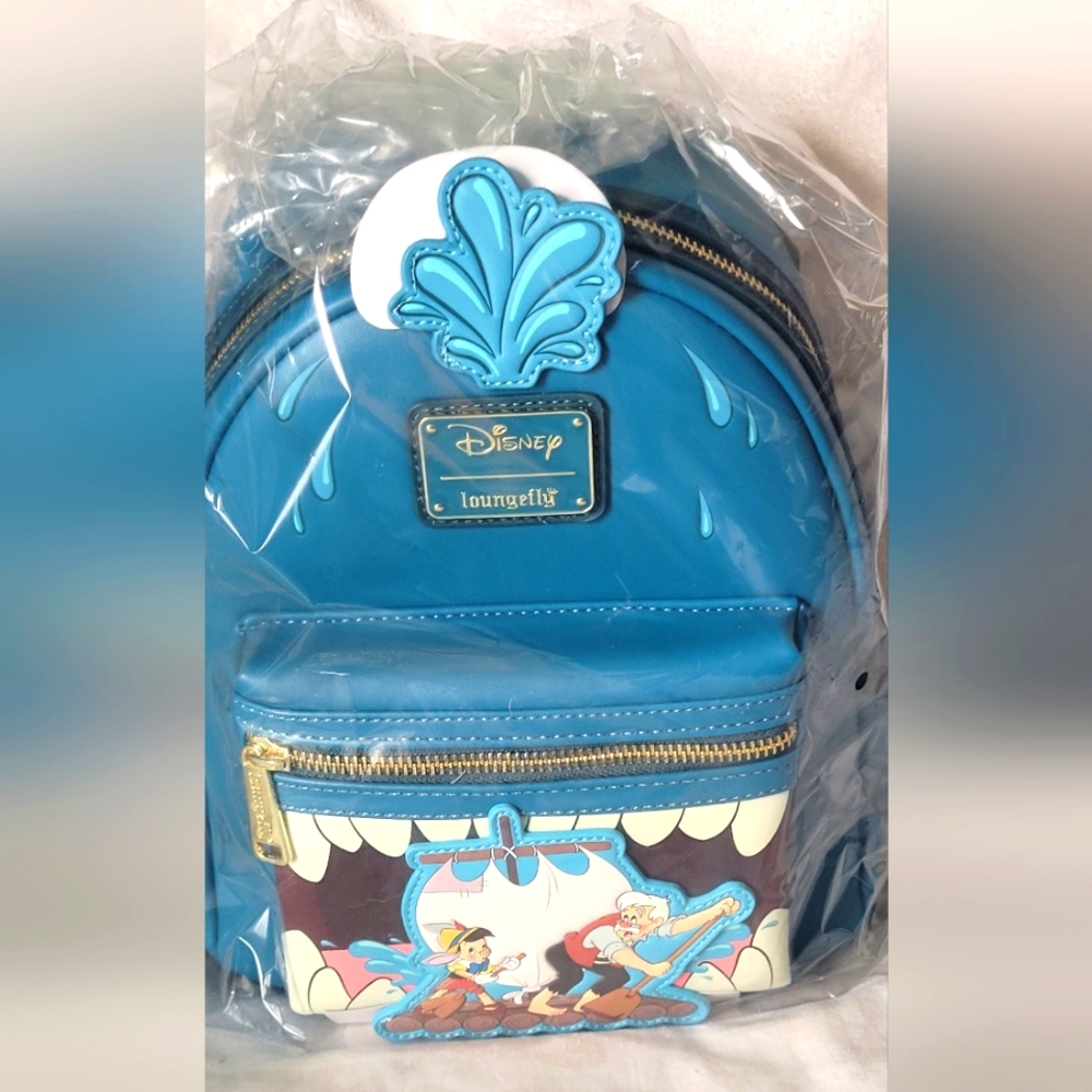 Pinnochio Loungefly mini backpack & cardholder set - Picture 4 of 8